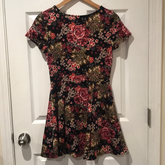 🚫 SOLD Skater scuba dress - Picture 4 of 8